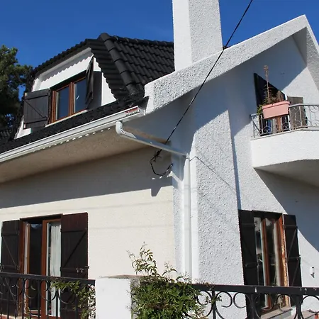 Homestay Bulle Entre Parentheses Aroeira (Setubal)