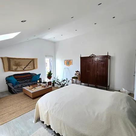 Quarto em Acomodações Particulares Bulle Entre Parentheses Aroeira (Setubal)