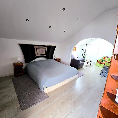 Bulle Entre Parentheses Aroeira (Setubal)